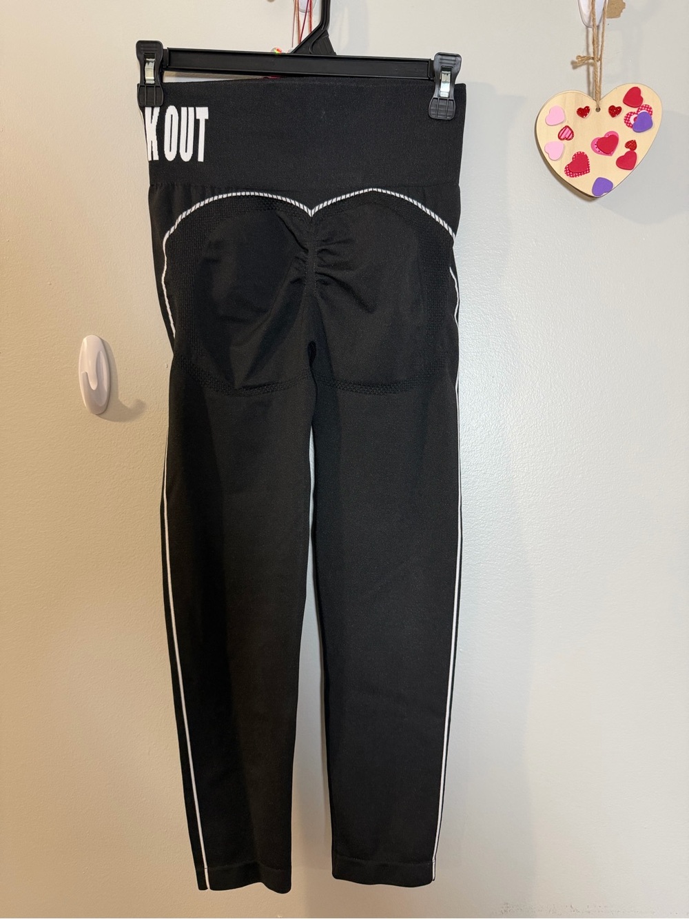 Women’s Leggings With Scrunch In Back